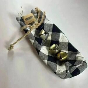 Mud Pie Buffalo Check Plaid Wine Bottle Holder Cover Jingle Bell Jute Tie Accent